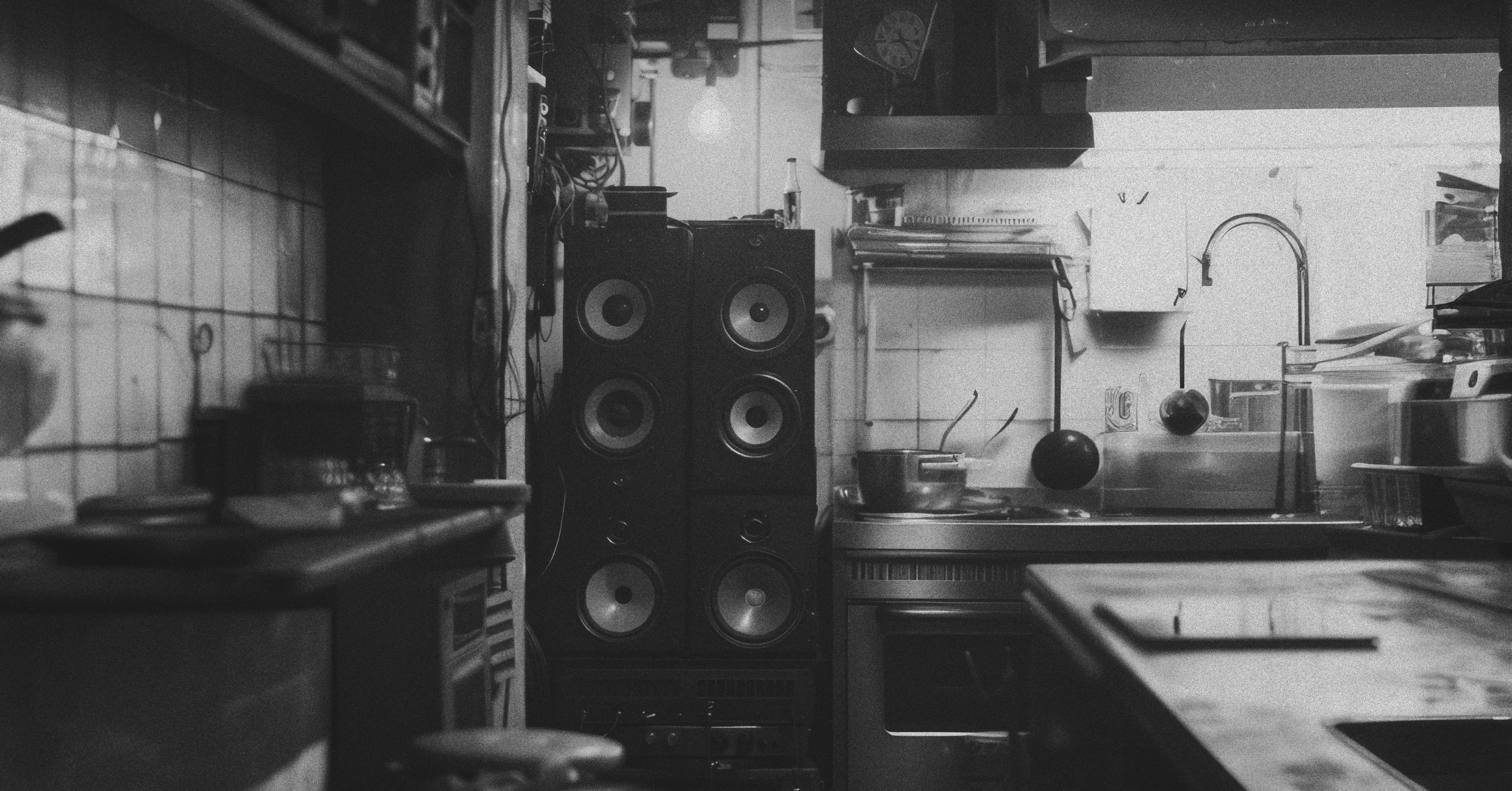 Dark Kitchen